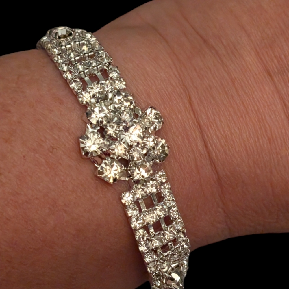 ❤️ Rhinestone Bracelet New
